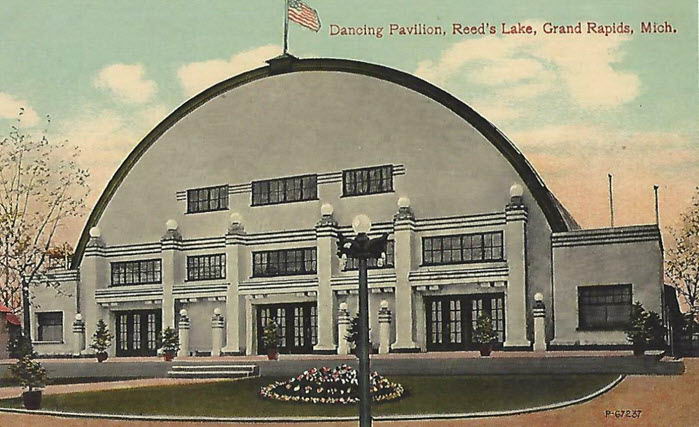 Reeds Lake Dance Pavillion (Ramona Park) - Old Post Card